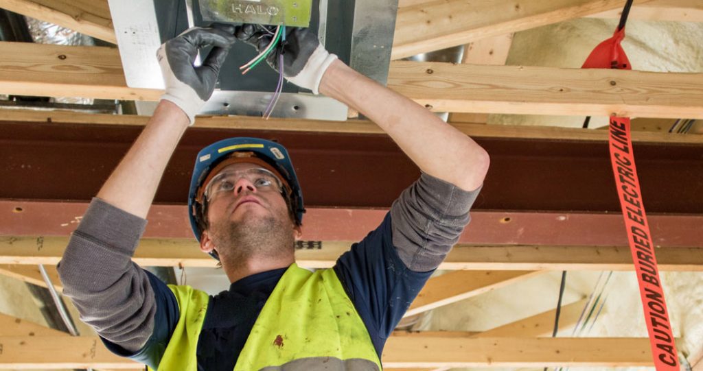 Residential electrician working in Lincoln County